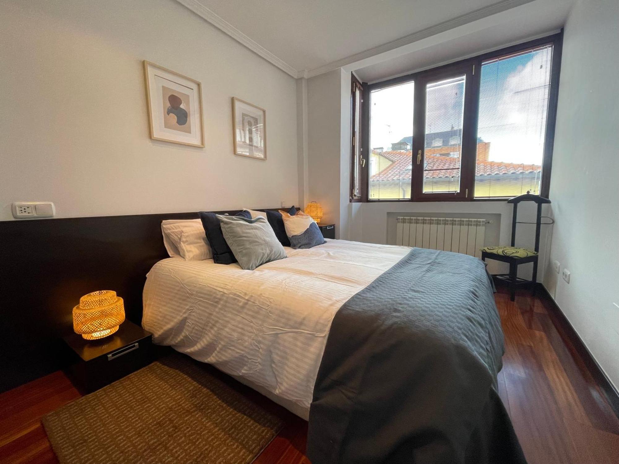 Atuaire Home Vivienda B Luminosa Parking Incluido En Plena Calle Comercial Burgo المظهر الخارجي الصورة